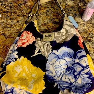 Very good condition authentic Coach purse